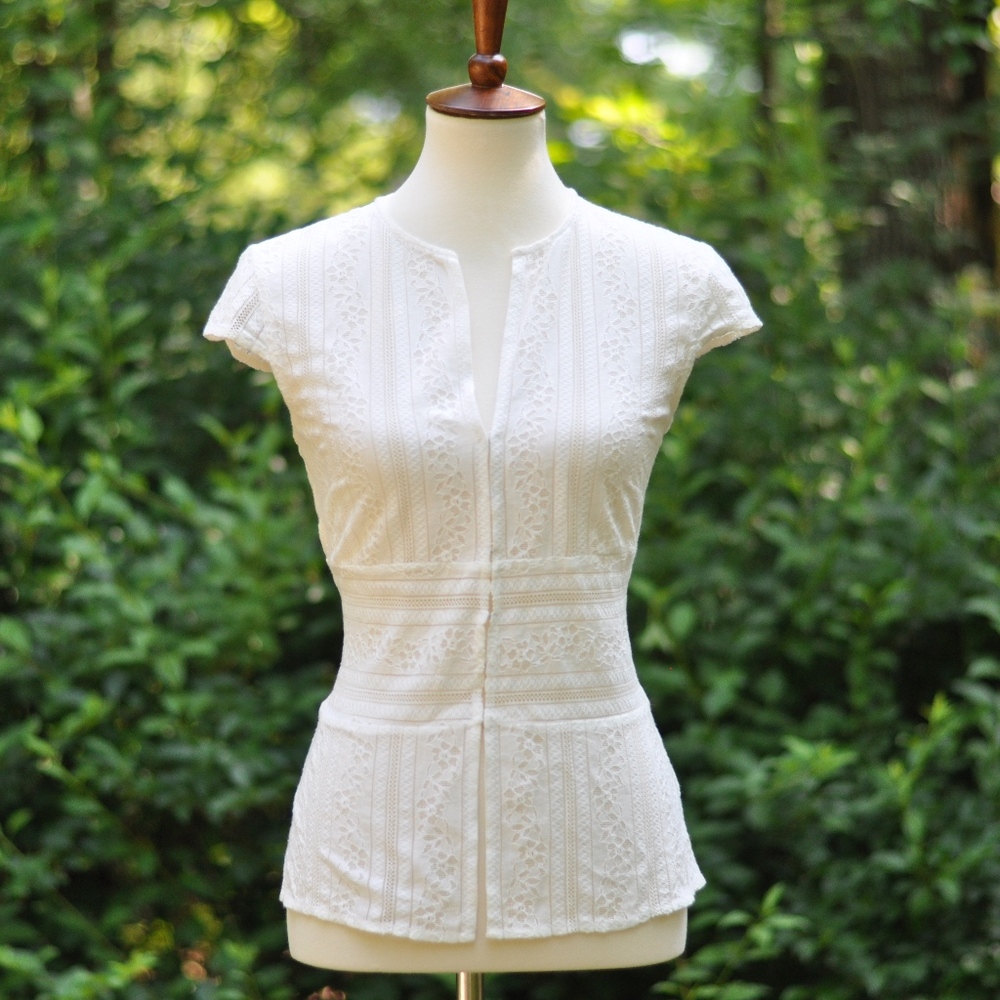 Banana Republic White Lace Top Size M
